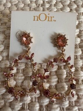 nOir Jewelry Rose-Pink Crystal Floral Hoop Earrings